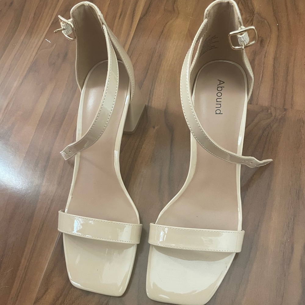 Abound nude block heels size 7.5